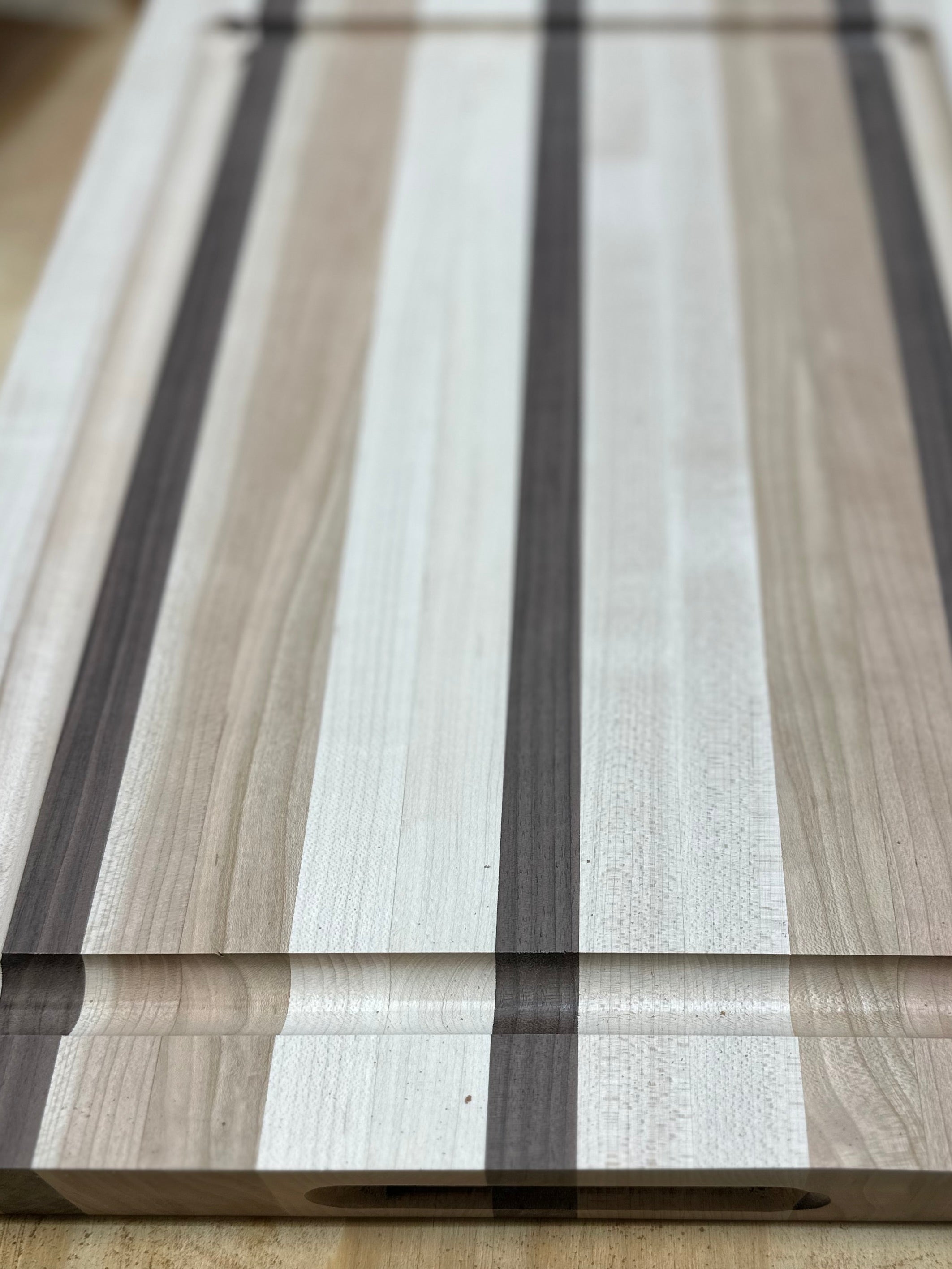 Maple • Walnut • Cherry Board — 18” x 12” x 1.5”