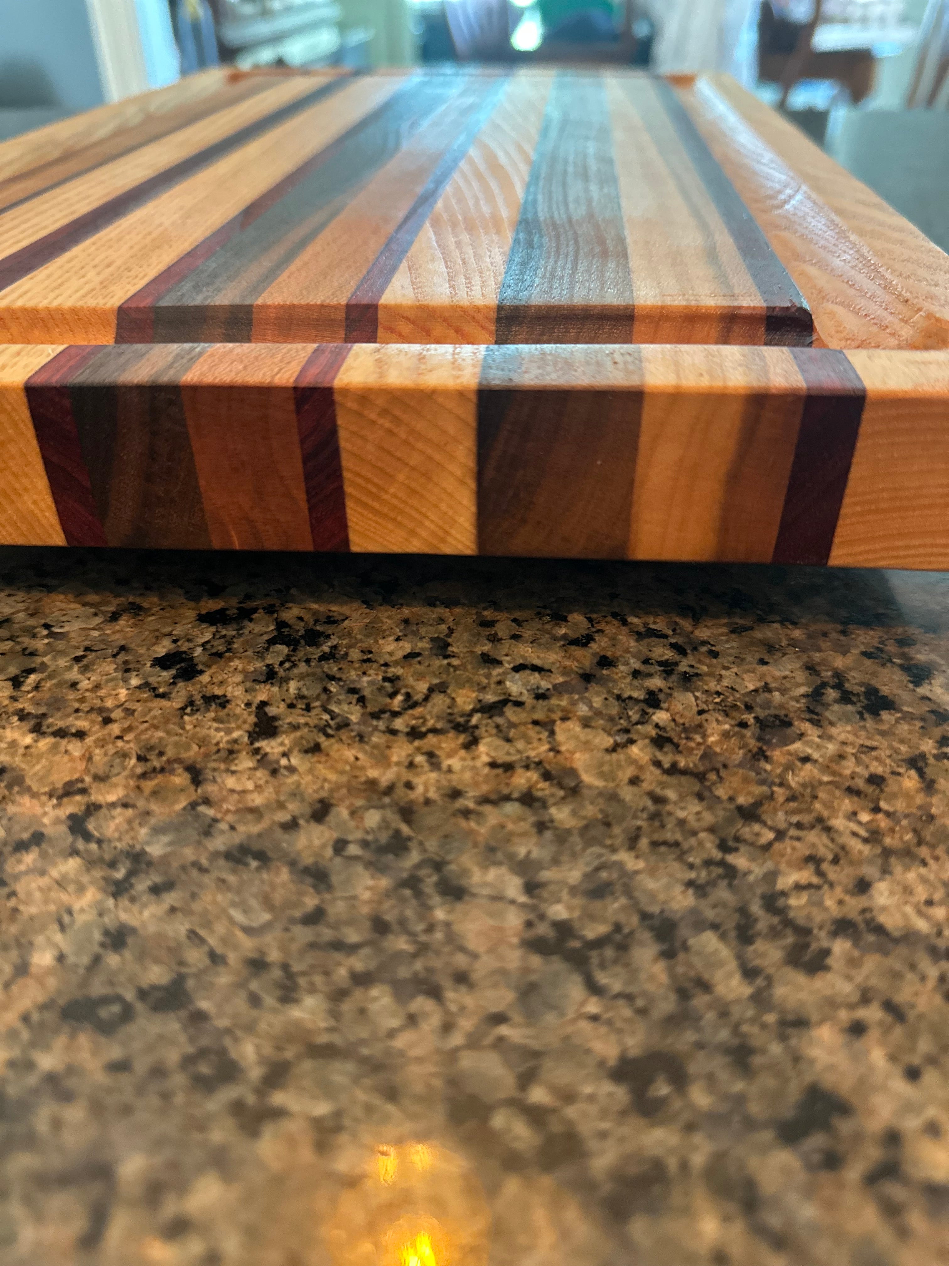 The Smokehouse Board – 18” x 12” Edge Grain Brisket Board