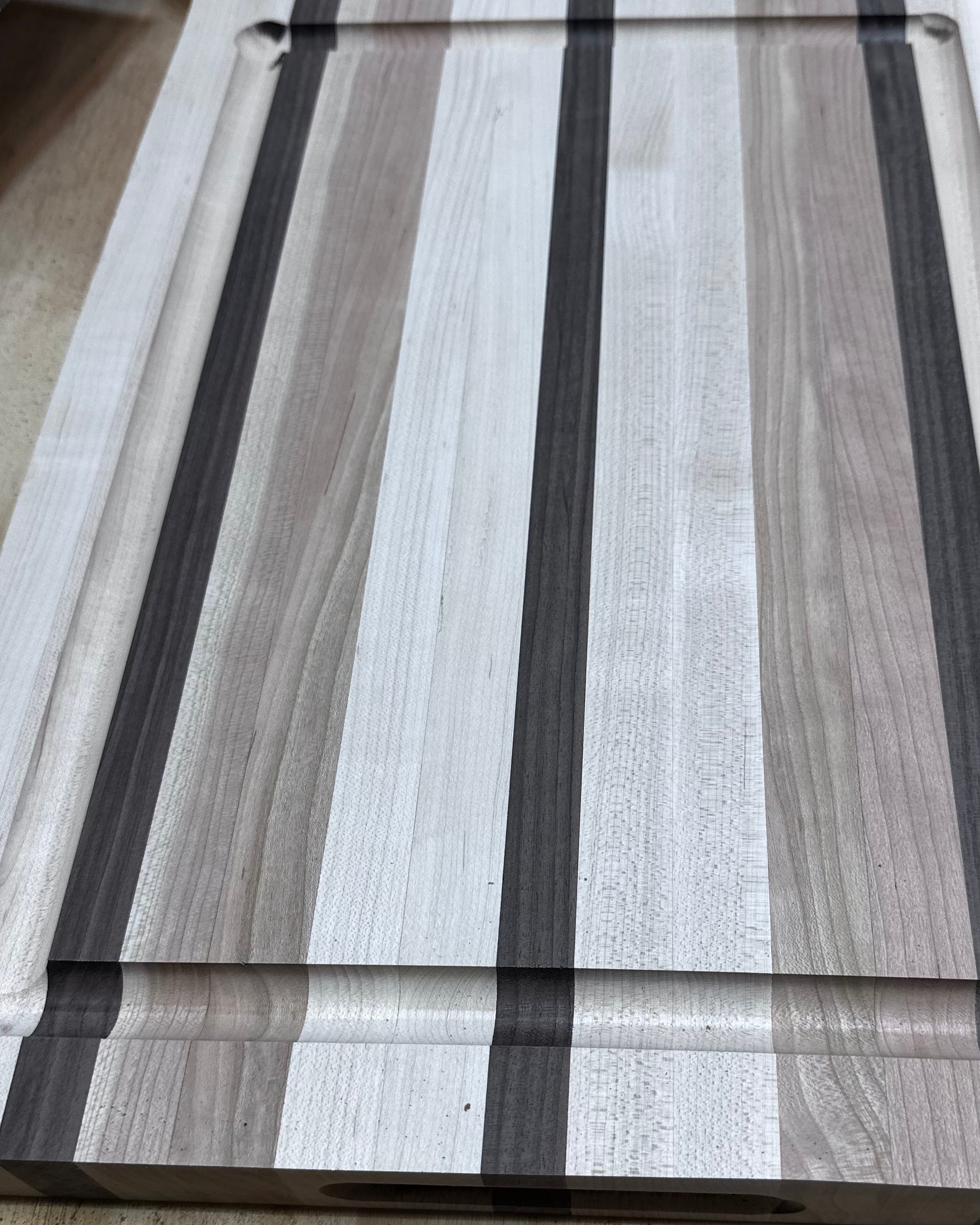 Maple • Walnut • Cherry Board — 18” x 12” x 1.5”